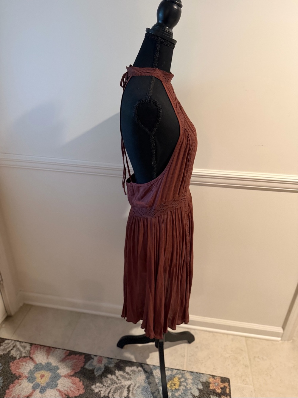 Halter Dress - Picture 3 of 6